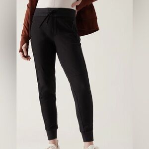 ATHLETA Headlands Hybrid Trek Jogger Pants Green Travel Hiking, Size 6